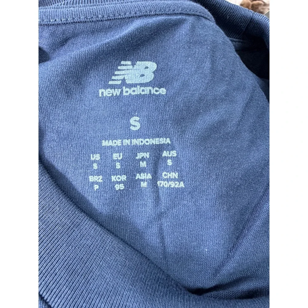 New Balance Men's Sport Essentials Logo T-Shirt Navy Blue Size Small 100% Cotton